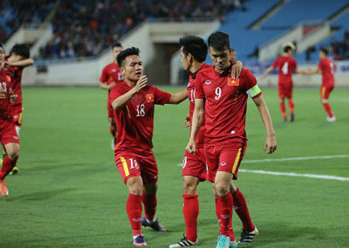 AFF Cup: Báo Indonesia lo hàng thủ đội nhà, sợ Công Vinh - 2