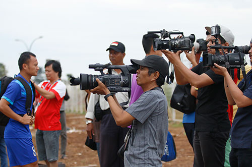 ĐTVN: Hữu Thắng làm 100 phóng viên ở Indonesia bất ngờ - 1