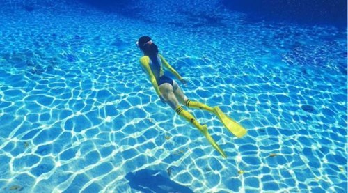 Nữ phượt thủ xinh đẹp và chịu chơi gây sốt mạng - 1