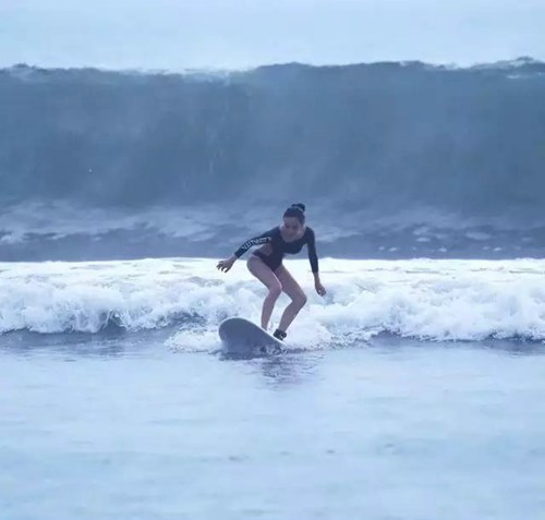 Nữ phượt thủ xinh đẹp và chịu chơi gây sốt mạng - 2