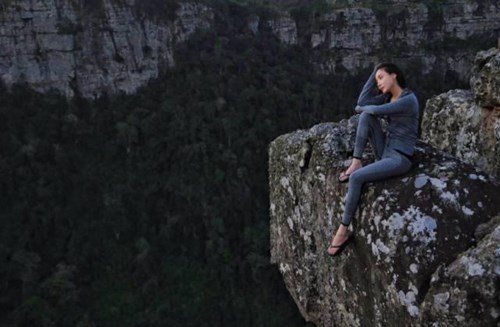 Nữ phượt thủ xinh đẹp và chịu chơi gây sốt mạng - 9