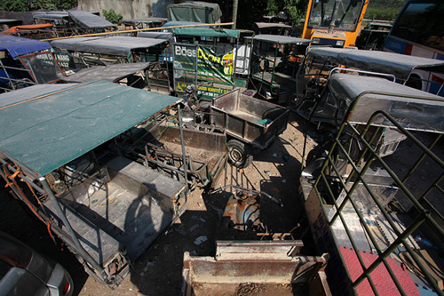 "Nghĩa địa" xe giữa lòng Hà Nội - 9