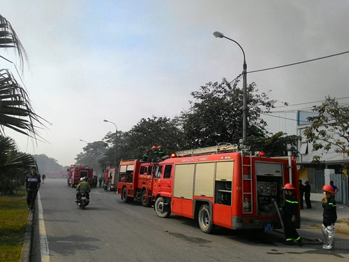 Hà Nội: Cháy dữ dội ở KCN Ngọc Hồi - 3