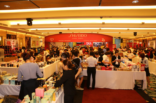 300 thương hiệu đồng loạt giảm giá 50% mùa Noel tại VStyle Private Sale - 2