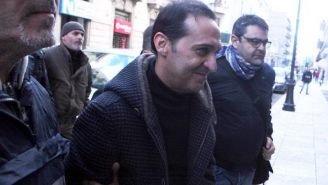 Ý: Trùm mafia khét tiếng cười tươi như hoa khi bị bắt - 1