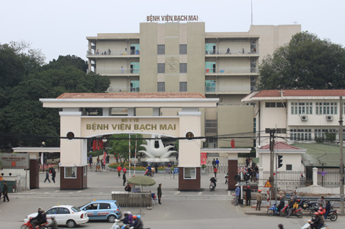 Bệnh viện Bạch Mai có bãi đỗ xe mới - 1