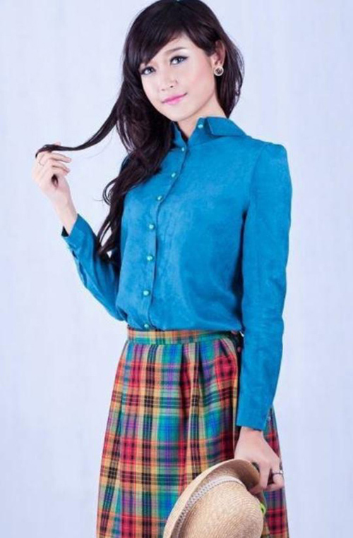 Phì cười với váy áo "ngố tàu" của 5 mỹ nữ hot nhất Vbiz - 4