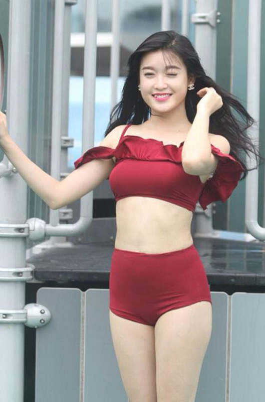 Phì cười với váy áo "ngố tàu" của 5 mỹ nữ hot nhất Vbiz - 3