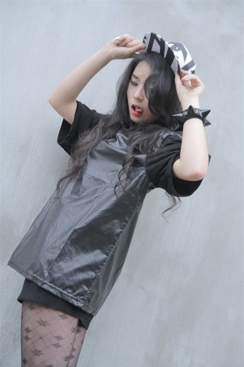 Phì cười với váy áo "ngố tàu" của 5 mỹ nữ hot nhất Vbiz - 3