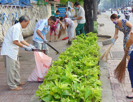 TP.HCM thí điểm phun thuốc muỗi bằng kỹ thuật khói nóng - 3