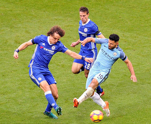 Vụ ẩu đả trận Man City – Chelsea: Luiz “vỗ về” Aguero - 1