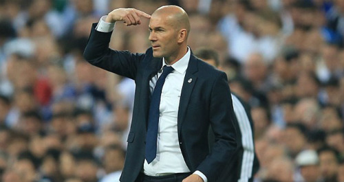 Real bất bại 33 trận, Zidane chờ phá kỷ lục 28 năm - 2