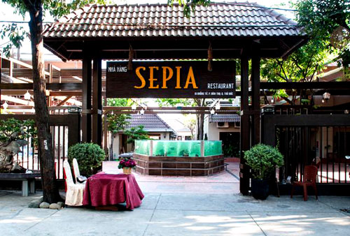 Thích thú trước bể hải sản “khủng” giữa nhà hàng Sepia - 10