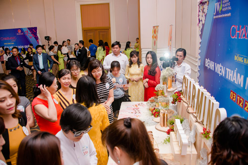 Phái đẹp nô nức “Cùng Charming Skin nâng niu làn da Việt” - 1