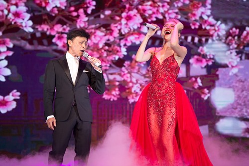 Tóc Tiên quá gợi cảm khi song ca với Tuấn Ngọc - 2