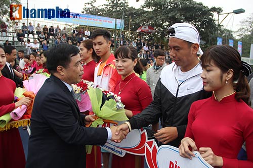 Tung cả tuyệt chiêu, Hoàng Nam vẫn thua ngày ra quân - 7