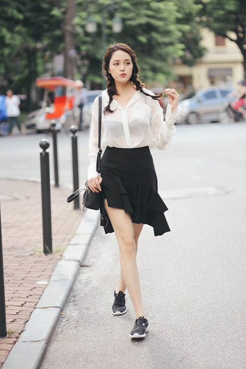 Khi mỹ nữ Việt &#34;quên&#34; mang giày cao mà chỉ đi dép lào, giày bệt - 1