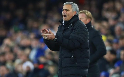 MU: Ibra thoát án phạt, Mourinho tính “hút máu” Southampton - 3