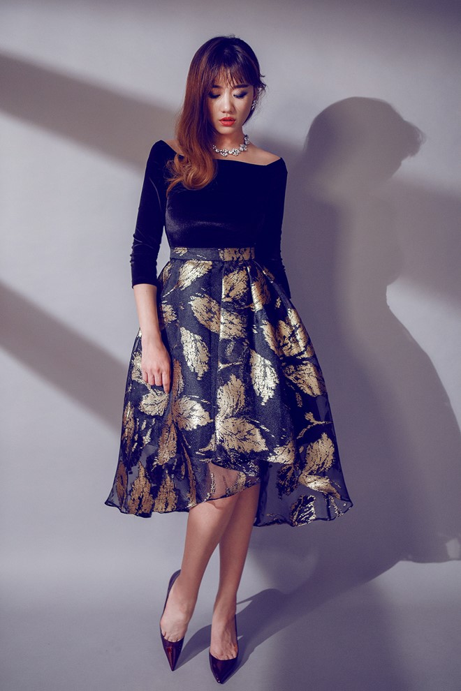 Người yêu Trấn Thành đẹp sang chảnh với loạt đầm khoe vai hững hờ - 8