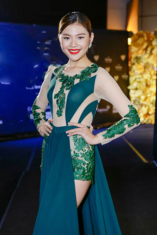 Hà Hồ, Ngọc Duyên "gây thương nhớ" với đầm xuyên thấu - 5