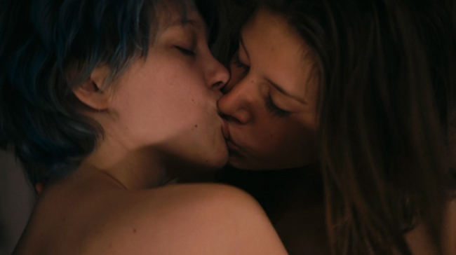 Blue is the warmest color đem lại danh tiếng song cũng khiến Léa Seydoux khổ sở một thời gian dài vì hệ lụy của những cảnh nóng đồng tính khiến cô bị ám ảnh. Phim giành giải Cành Cọ Vàng tại LHP Cannes 2013.