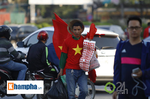 "Thắp lửa" từ Mỹ Đình: Fan Việt ủng hộ đội nhà đến cùng - 6