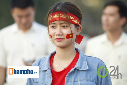 "Thắp lửa" từ Mỹ Đình: Fan Việt ủng hộ đội nhà đến cùng - 7