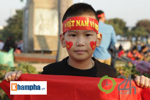 "Thắp lửa" từ Mỹ Đình: Fan Việt ủng hộ đội nhà đến cùng - 9