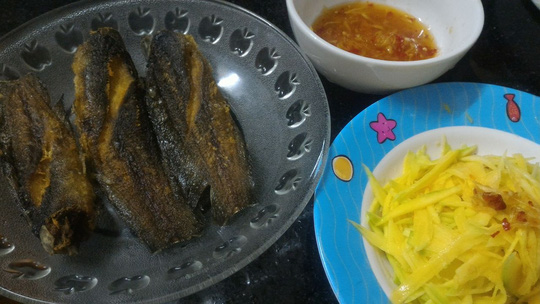 Cá trê đồng chiên giòn không ngon mới lạ - 3