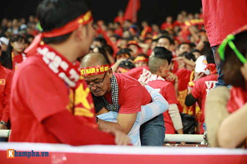 Việt Nam - Indonesia: Fan hừng hực trước trận, hụt hẫng sau trận - 13