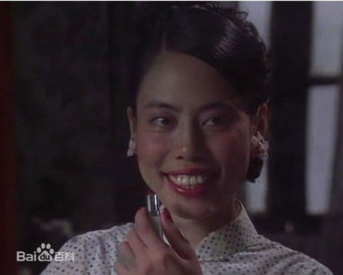 Đời tư gây tò mò của cô gái &#34;siêu xấu” phim Châu Tinh Trì - 2