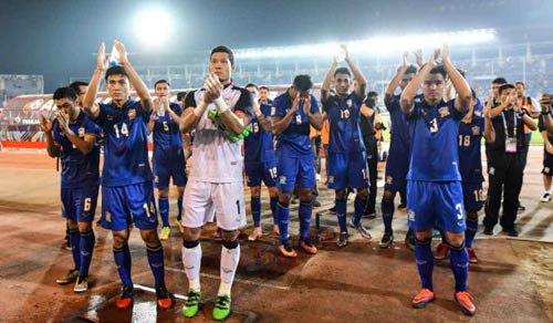 Tin nhanh AFF Cup 9/12: "ĐT Việt Nam đá như Arsenal" - 2
