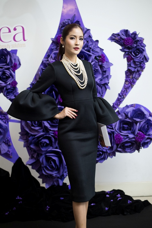 Kỳ Duyên bất ngờ tròn trịa, đọ sắc cùng Angela Phương Trinh - 6