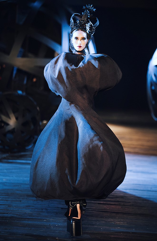 Kỳ Duyên bất ngờ tròn trịa, đọ sắc cùng Angela Phương Trinh - 15