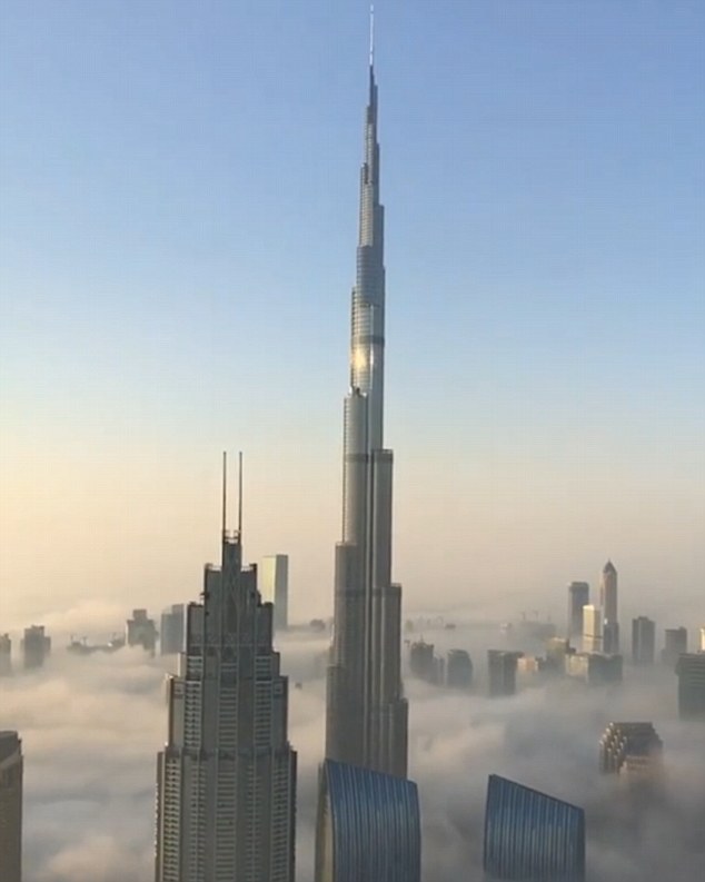 Hoàng tử Dubai “săn” mây trên tháp cao chọc trời - 1
