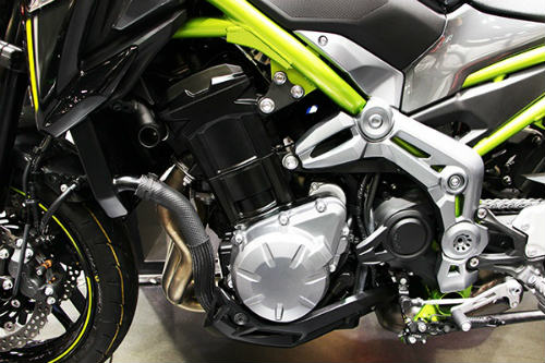 Vì sao Suzuki GSX-S750 khiến Kawasaki Z900 “đau đầu”? - 8