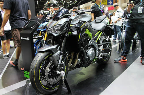 Vì sao Suzuki GSX-S750 khiến Kawasaki Z900 “đau đầu”? - 2