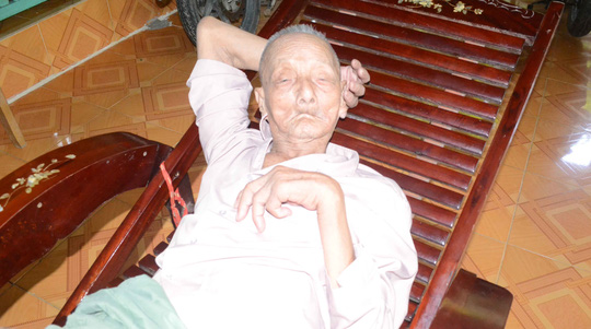 Lạ lùng cụ ông chỉ thích ở trên… ngọn cây! - 3