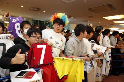 FIFA Club World Cup: Fan Nhật phát cuồng vì Real - Ronaldo - 3