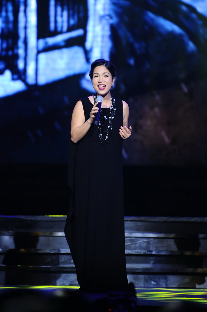 Huyền My e ấp với áo dài, đẹp lấn át cả dàn mỹ nhân Việt - 5