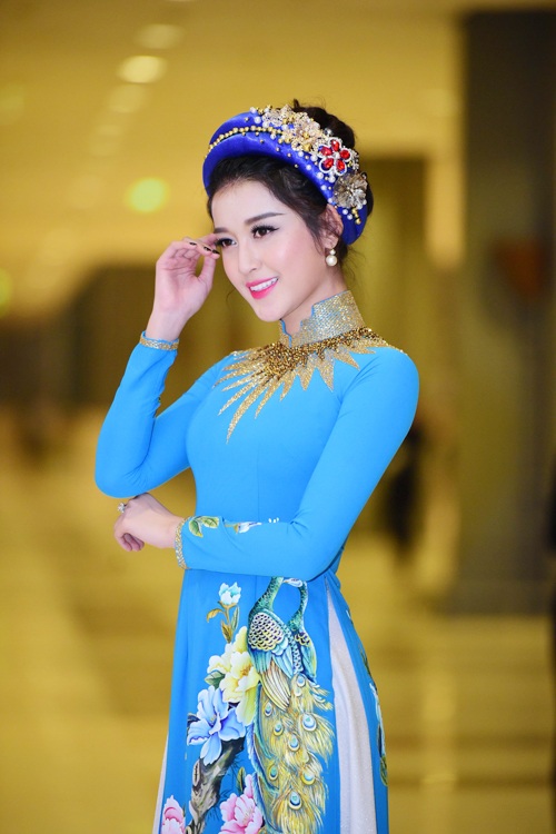 Huyền My e ấp với áo dài, đẹp lấn át cả dàn mỹ nhân Việt - 7