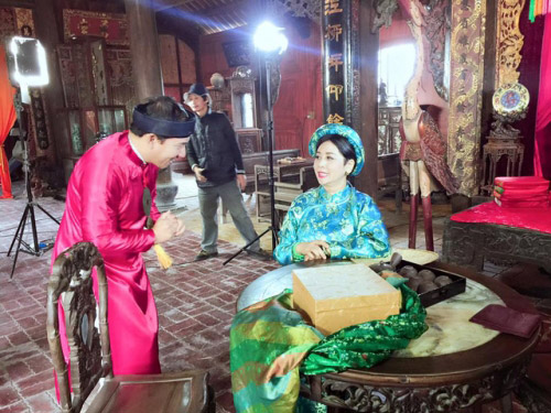 "Bật mí"chuyện trả cát-xê đóng phim hài Tết - 2