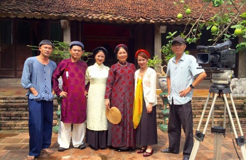 "Bật mí"chuyện trả cát-xê đóng phim hài Tết - 4