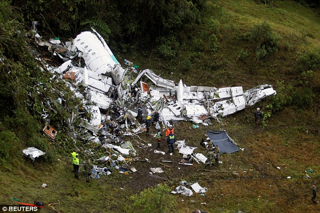 Đội bóng Brazil chết thảm vì máy bay rơi bị phạt 720 triệu - 1