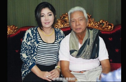 6 chuyện tình "trâu già thích gặm cỏ non" dậy sóng dư luận - 9