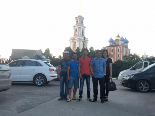 Vì sao phim tết "Làng ế vợ" phải sang Nga quay bối cảnh? - 7