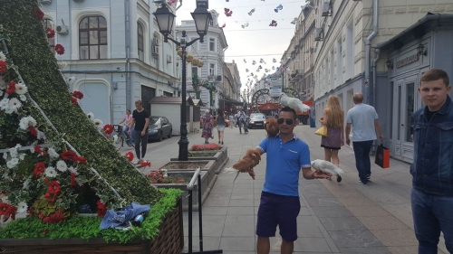 Vì sao phim tết "Làng ế vợ" phải sang Nga quay bối cảnh? - 9