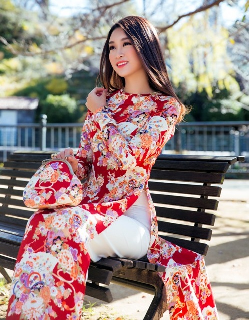 Kỳ Duyên, Phạm Hương táo bạo nhất tuần với mốt thấu da - 11