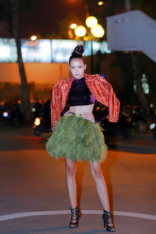 Kỳ Duyên, Phạm Hương táo bạo nhất tuần với mốt thấu da - 4