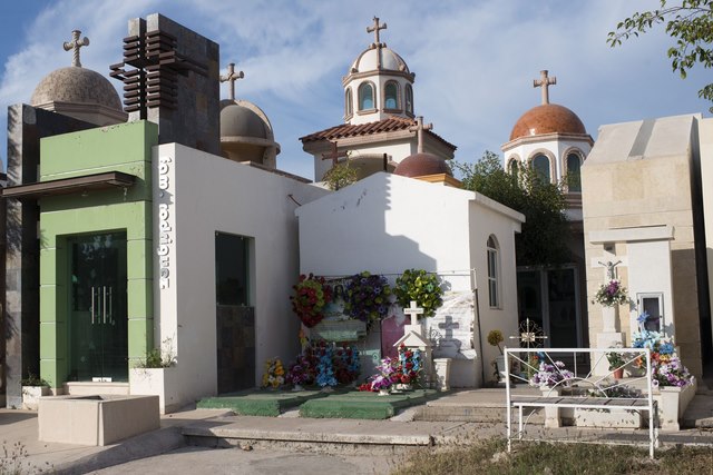 Nghĩa trang siêu sang, chống đạn của trùm ma túy Mexico - 4